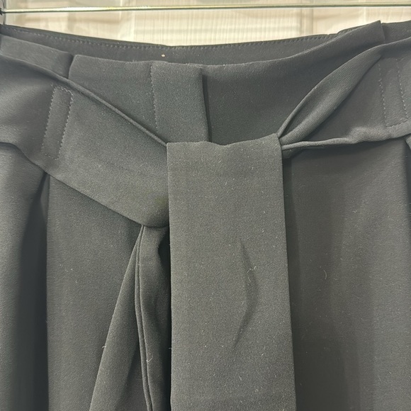 H&M high waisted belt tie shorts LIKE NEW - Picture 2 of 7